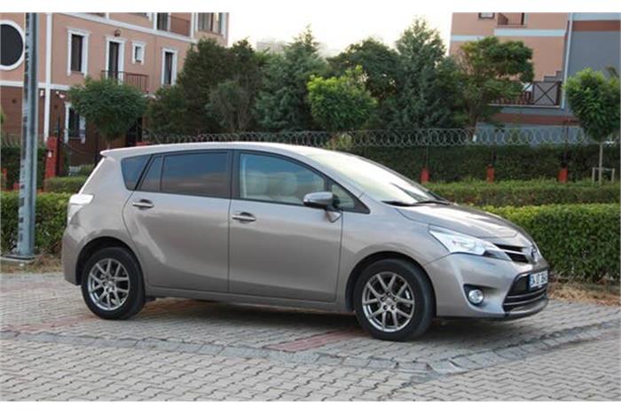 Foto Test: Toyota Verso ne kadar kullanışlı?