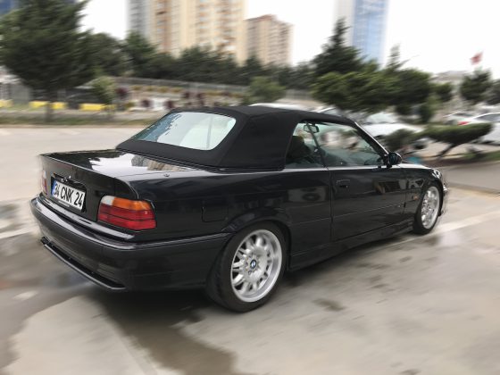 BMW 328i