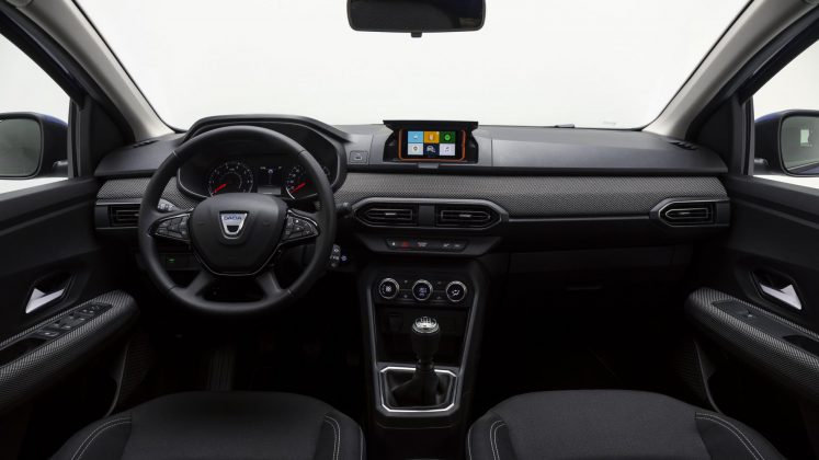dacia sandero neden &ccedil;ok ucuz