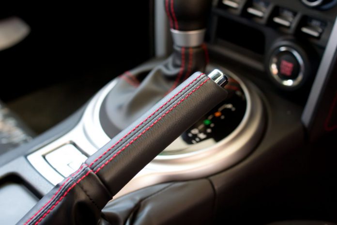 Toyota_86_GT_-_Hand_break_lever-1024x683
