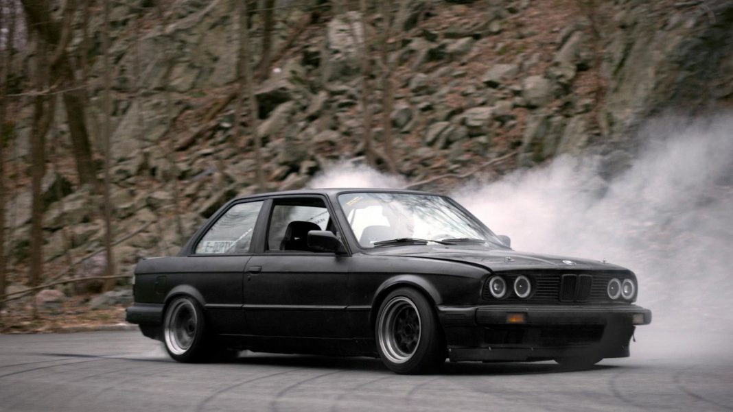 BMW E30 Bugüne Kadar Üretilenlerin En İyisi BMW E30 Çakal Kasa