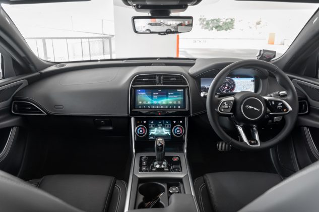 Volvo S60 ve Jaguar XE