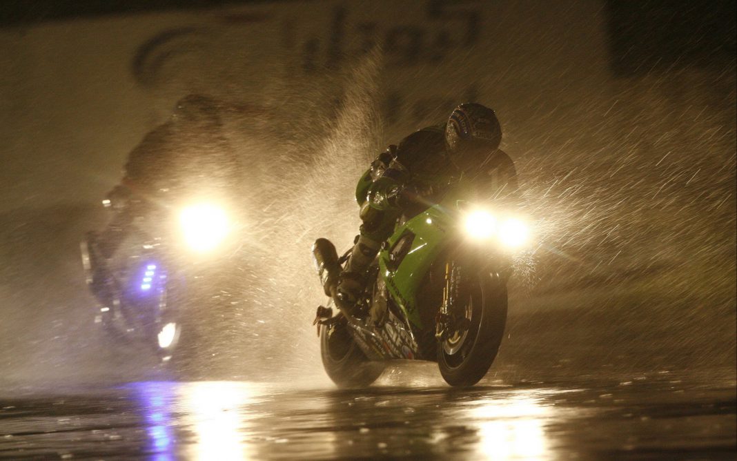 yamur motor yağmurlu hava