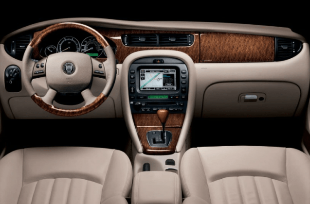 Jaguar X-Type i&ccedil; mekan