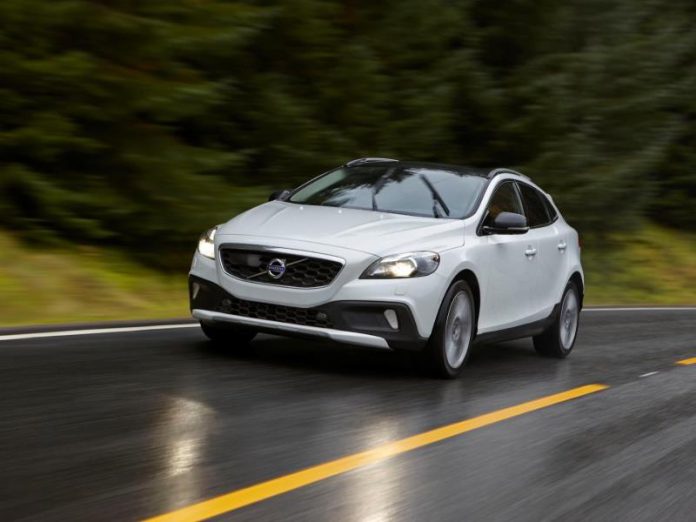 Volvo V40 Cross Country Aileler İçin Uygun mu ?