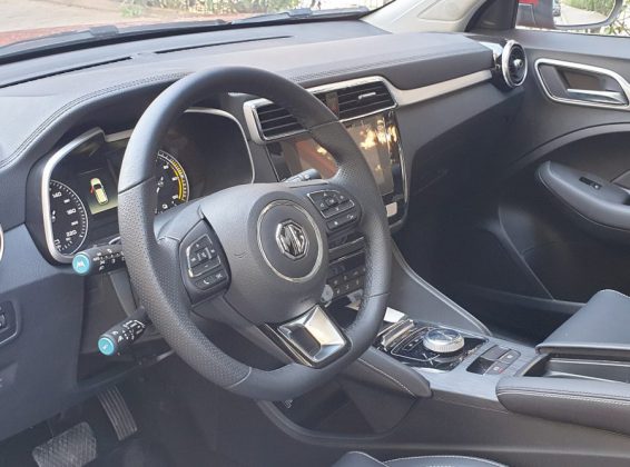 MG ZS &Ouml;n Panel