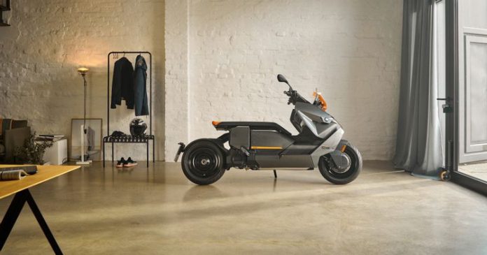 P90428691_highRes_the-new-bmw-ce-04-th