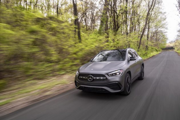 Mercedes Benz GLA Yan G&ouml;r&uuml;n&uuml;m
