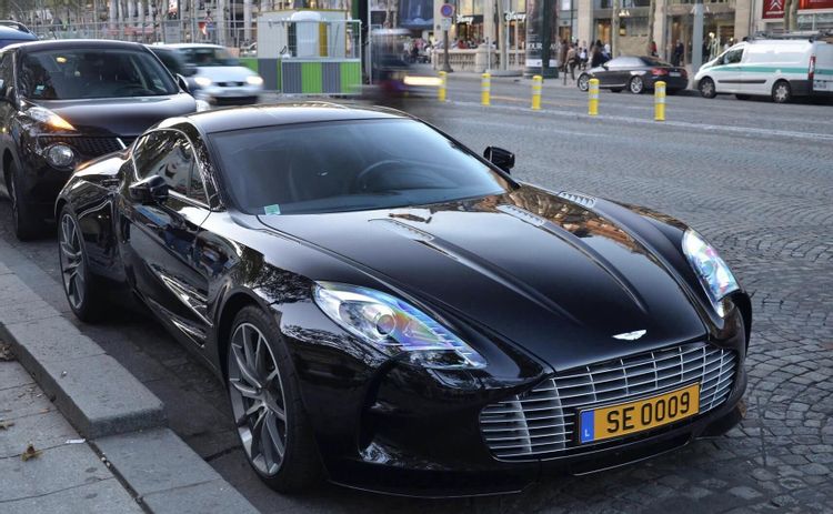 Aston-Martin-One-77-2