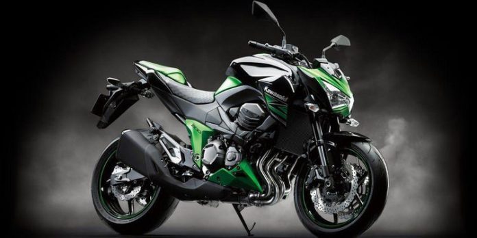 Kawasaki-Z1000-Naked-Cropped-1