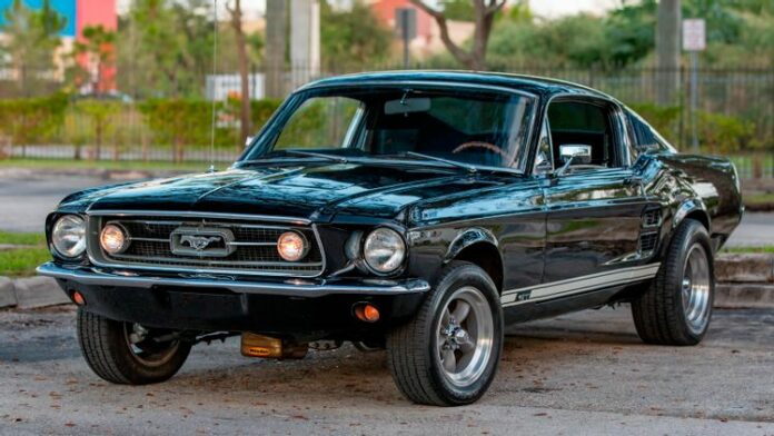 1967-Ford-Mustang-GT-Fastback-via-Mecum-Auction