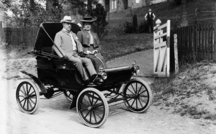 Arabayı kim icat etti?, Oldsmobile Curved Dash