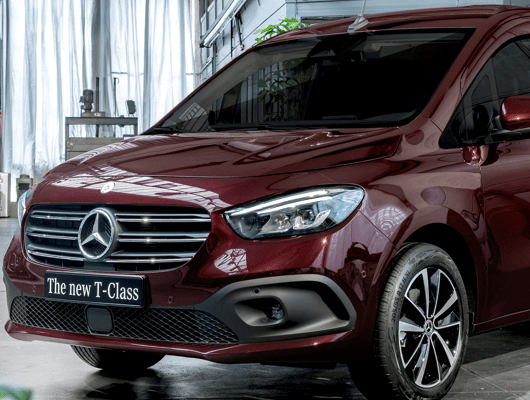 Mercedes benz t serisi bordo renk önden görünüm