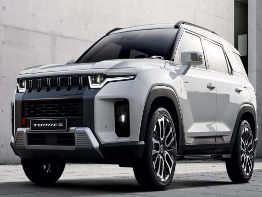 SsangYong Torres SUV , beyaz renk, önden görünüm
