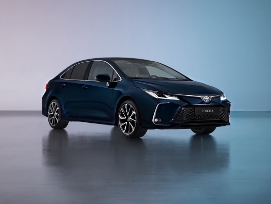 2023 Toyota Corolla, önden görünüm, mavi renk