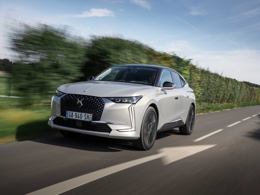 DS 4, beyaz renk, önden görünüm