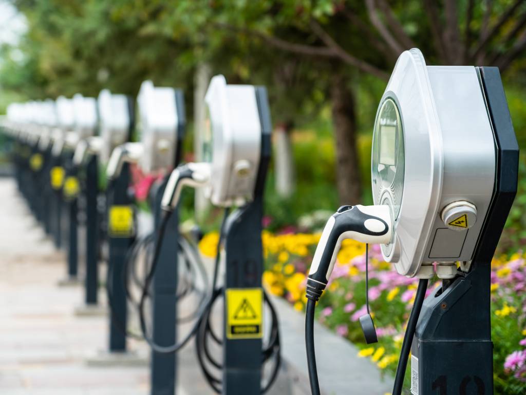 Elektrikli-Araç-Şarj-İstasyonu-Kurulumu Elektrikli Araç Şarj İstasyonu Kurulumu