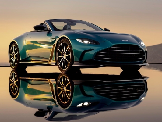 Aston Martin Vantage Roadster , mavi renk, önden görünüm