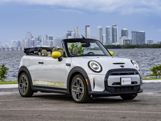 Uygun Fiyatlı Elektrikli Araba: Mini Cooper SE Convertible