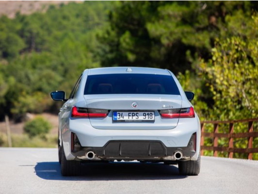 2023 BMW 3.20i