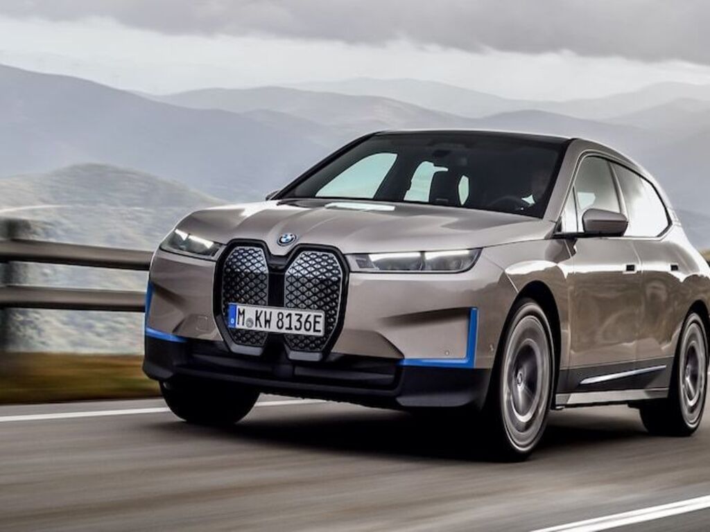 2022_BMW_iX_22